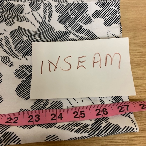 Dana Buchman pants SZ 22 white with black print floral classic flat front - Picture 9 of 11